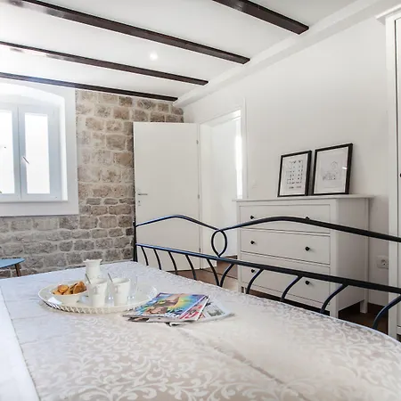 Tinel Longo, For Up To 8, Center, Bbq, Terrace Villa