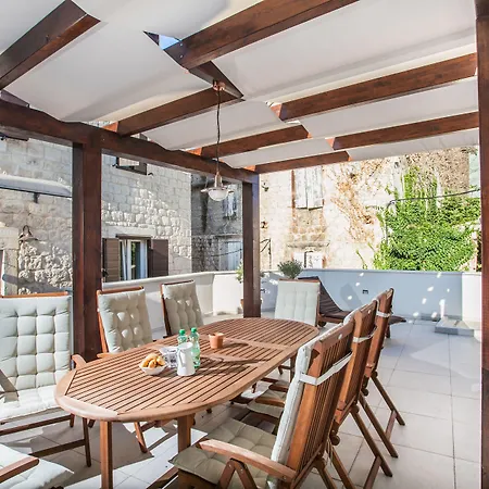 Tinel Longo, For Up To 8, Center, Bbq, Terrace *