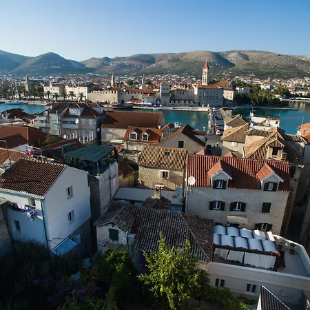 Tinel Longo, For Up To 8, Center, Bbq, Terrace *