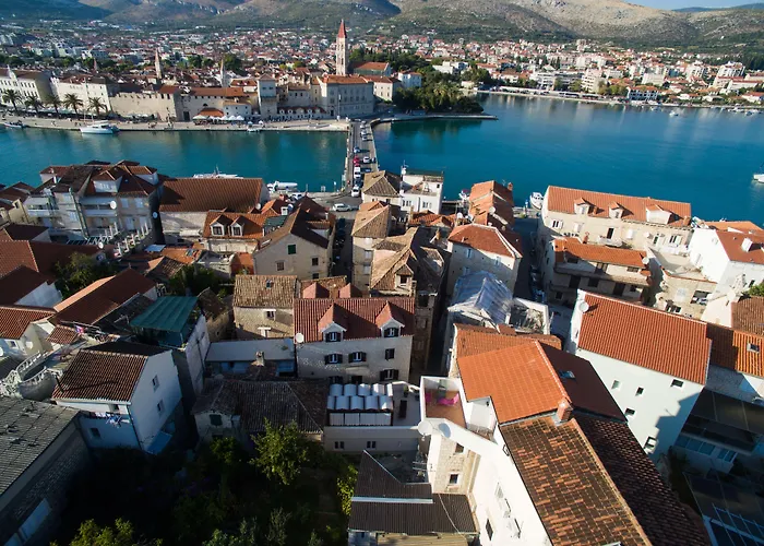 Tinel Longo, For Up To 8, Center, Bbq, Terrace