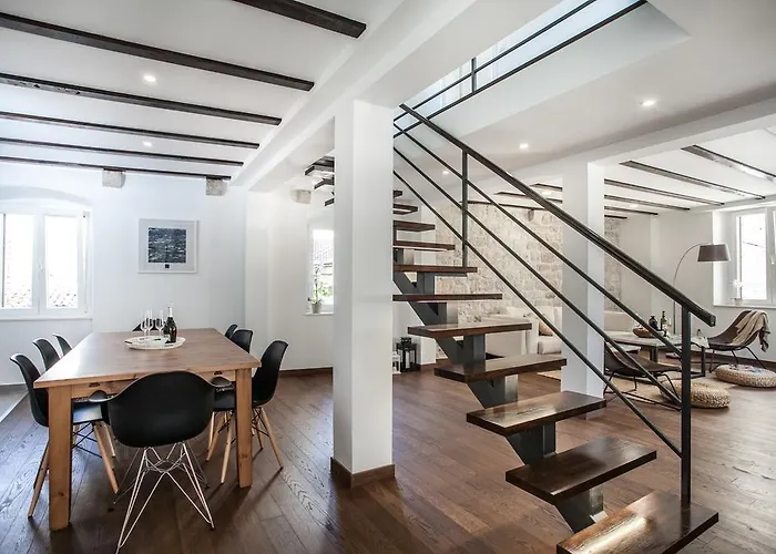 Villa Tinel Longo, For Up To 8, Center, Bbq, Terrace *