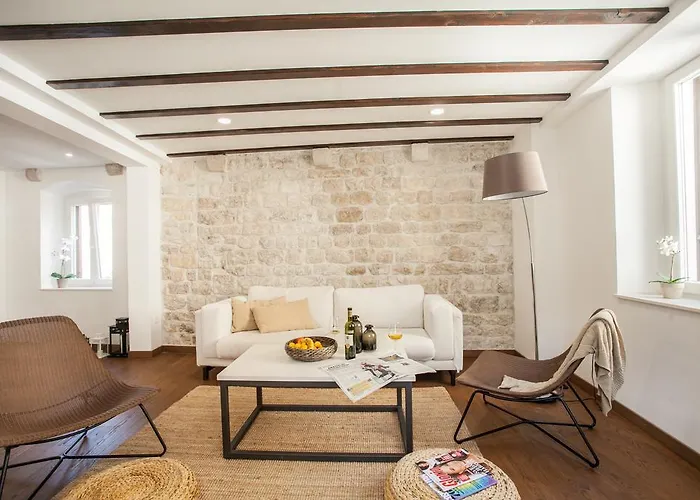 Tinel Longo, For Up To 8, Center, Bbq, Terrace *