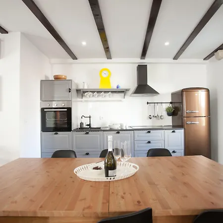 Tinel Longo, For Up To 8, Center, Bbq, Terrace * Трогир