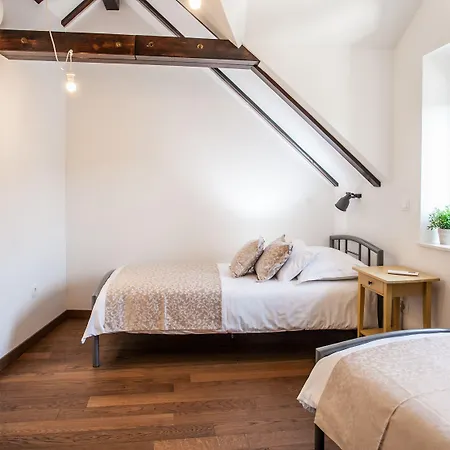 Вилла Tinel Longo, For Up To 8, Center, Bbq, Terrace Трогир