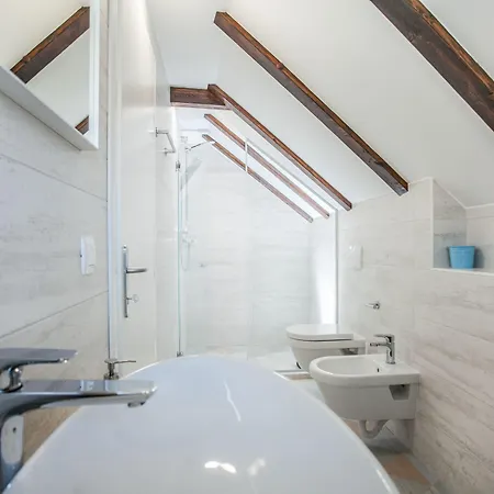 Tinel Longo, For Up To 8, Center, Bbq, Terrace *