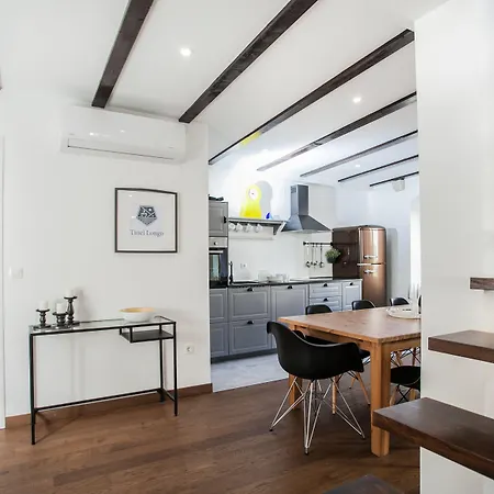 Вилла Tinel Longo, For Up To 8, Center, Bbq, Terrace *