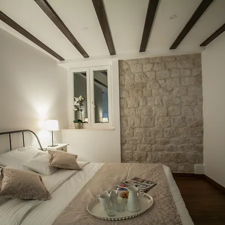 Tinel Longo Trogir