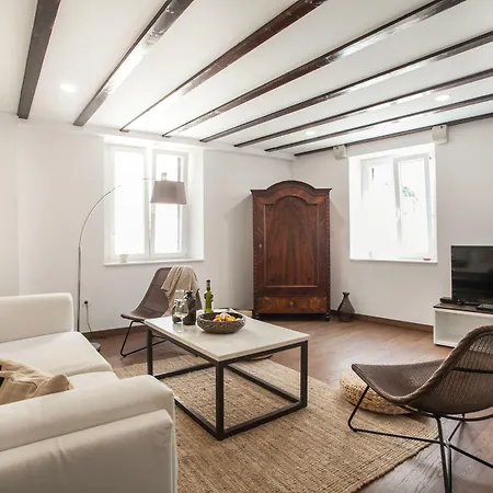 Tinel Longo, For Up To 8, Center, Bbq, Terrace