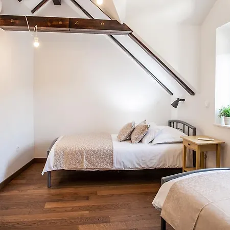 Вилла Tinel Longo, For Up To 8, Center, Bbq, Terrace *