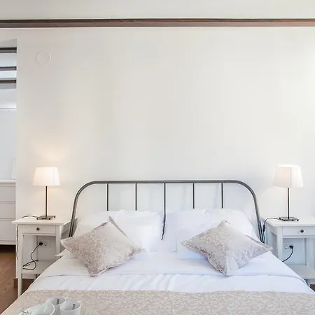 Tinel Longo, For Up To 8, Center, Bbq, Terrace Вилла Трогир