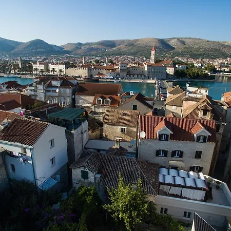 Вилла Tinel Longo, For Up To 8, Center, Bbq, Terrace Трогир