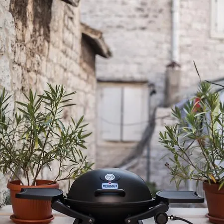 Вилла Tinel Longo, For Up To 8, Center, Bbq, Terrace *