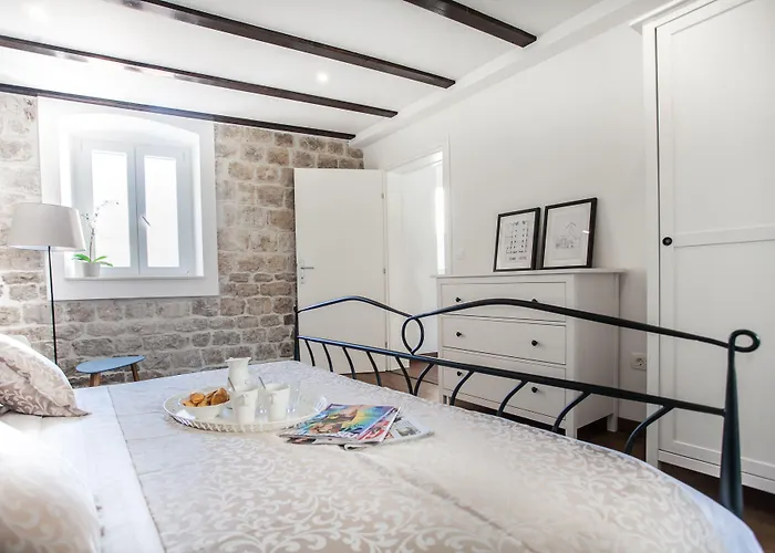 Tinel Longo, For Up To 8, Center, Bbq, Terrace Villa