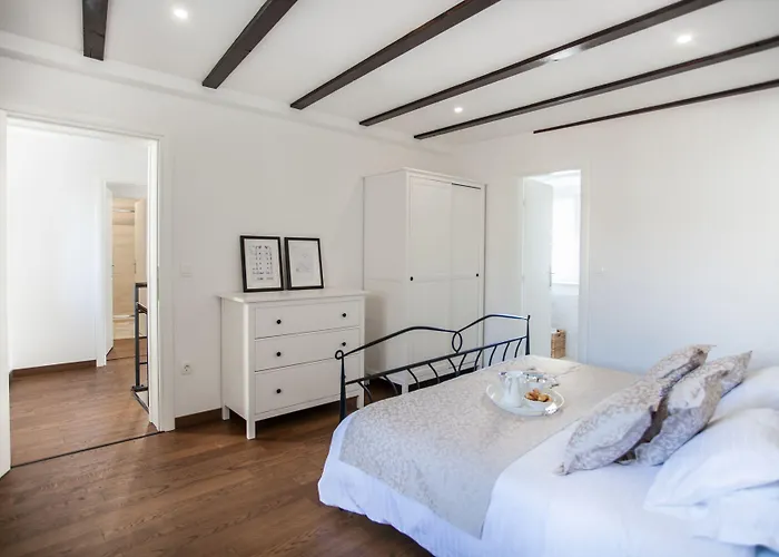 Tinel Longo, For Up To 8, Center, Bbq, Terrace *