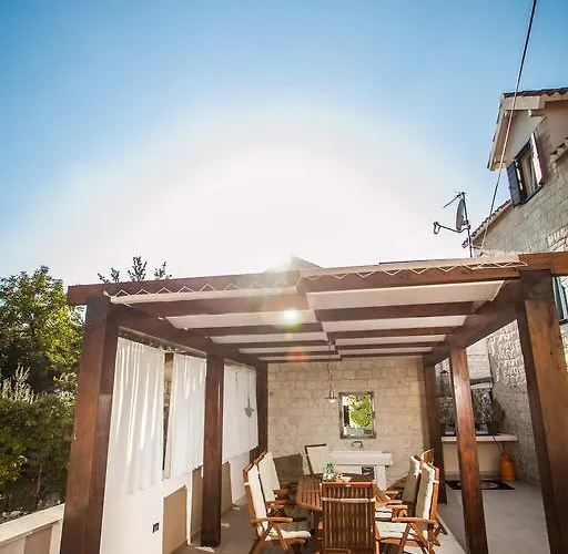 Tinel Longo, For Up To 8, Center, Bbq, Terrace Villa *