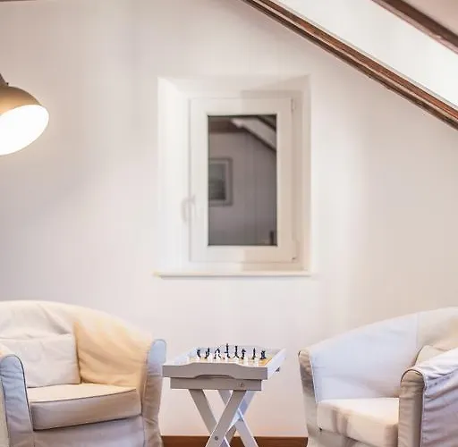 Tinel Longo, For Up To 8, Center, Bbq, Terrace Willa *