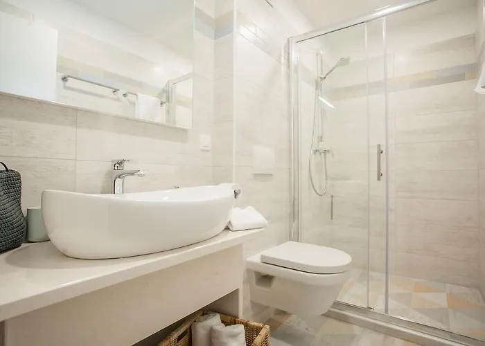 Villa Tinel Longo, For Up To 8, Center, Bbq, Terrace *