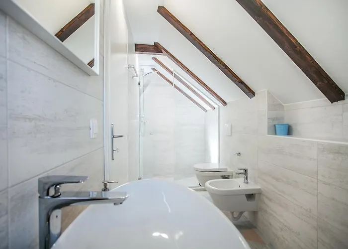 Tinel Longo, For Up To 8, Center, Bbq, Terrace *