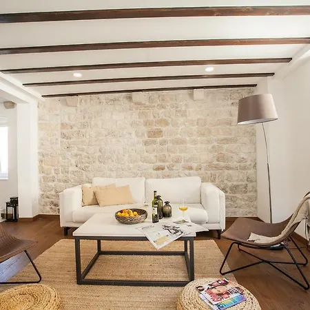 Tinel Longo, For Up To 8, Center, Bbq, Terrace *